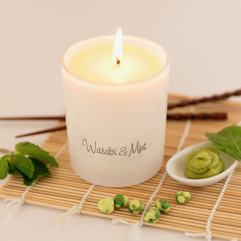 A unique blend of bright mint top notes with the deep aroma and heat of wasabi. This is a perfect yin and yang!